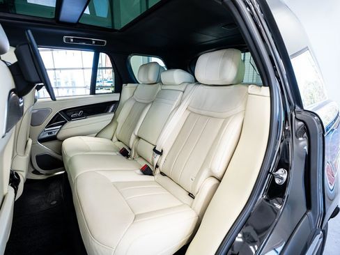 Used 2025 Land Rover Range Rover Autobiography image 49