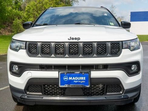 Used 2023 Jeep Compass Latitude w/ Convenience Group AWD/4WD image 3