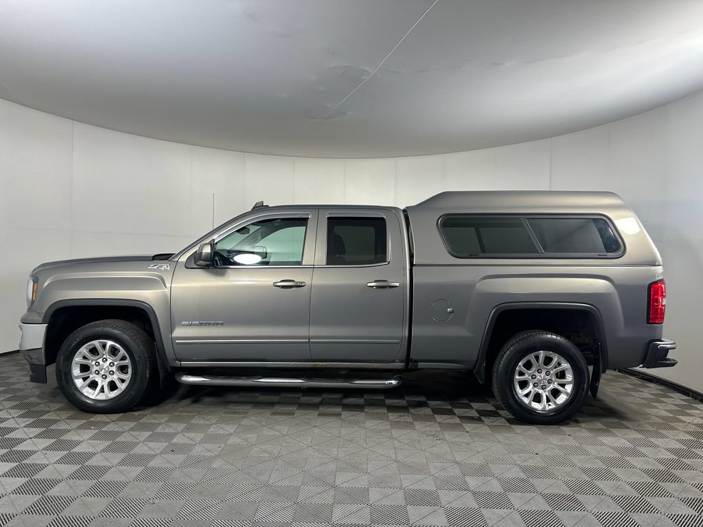 Used 2017 GMC Sierra 1500 SLE w/ SLE Value Package AWD/4WD image 2
