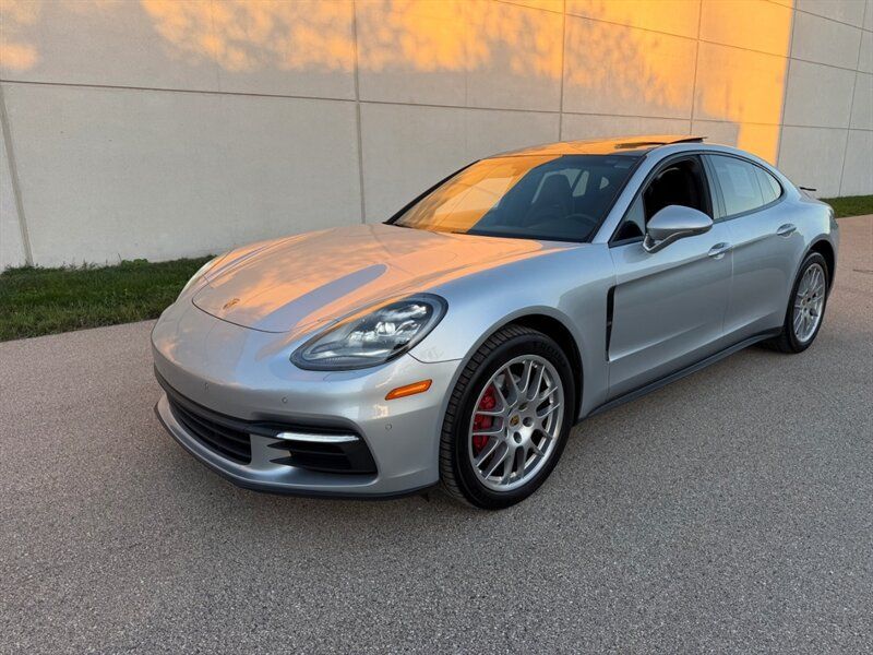 Used 2017 Porsche Panamera 4 AWD/4WD image 37