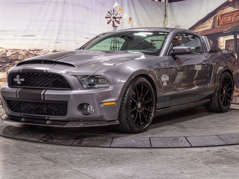 Used 2010 Ford Mustang Shelby GT500 image 2