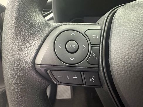 Used 2025 Toyota RAV4 XLE AWD/4WD image 16