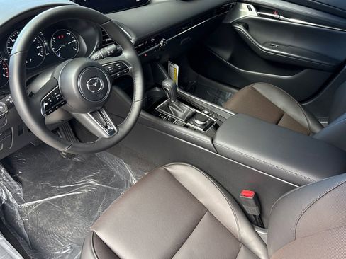 New 2026 MAZDA MAZDA3 Hatchback w/Premium Plus Pkg image 8