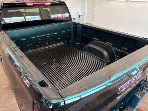 Used 2021 GMC Sierra 1500 SLE image 28