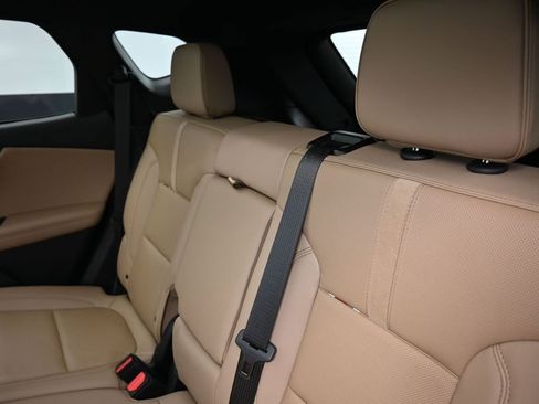 Used 2022 Chevrolet Blazer Premier w/ Enhanced Convenience Package AWD/4WD image 12
