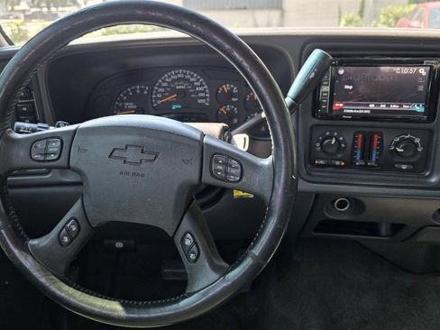 Used 2004 Chevrolet Silverado 2500 LS w/ Skid Plate Package image 17