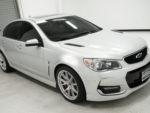 Used 2017 Chevrolet SS RWD image 3