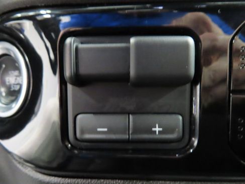 Used 2024 GMC Sierra 1500 SLE w/ X31 Off-Road Package image 52