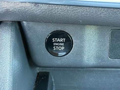 Used 2024 Nissan Rogue S image 26