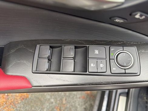 Used 2022 Lexus IS 300 AWD w/ Premium Package image 18