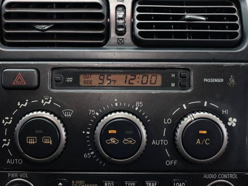 Used 2003 Lexus IS 300 w/ Power & Leather Pkg RWD image 33
