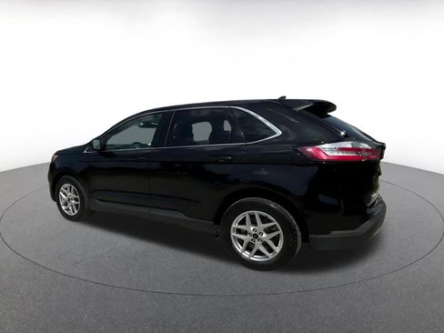 Used 2024 Ford Edge SEL image 10