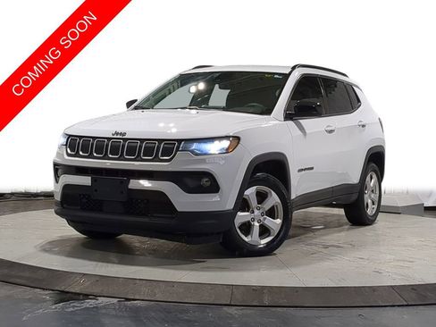 Used 2022 Jeep Compass Latitude image 1
