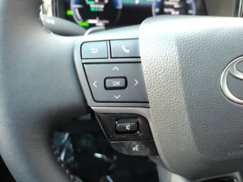 Used 2025 Toyota Camry XSE image 35