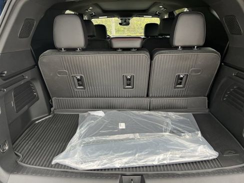 New 2026 Chevrolet Traverse RS w/ LPO, Floor Liner Package image 27