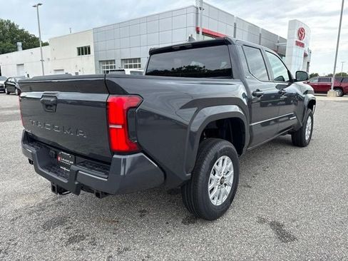 Used 2026 Toyota Tacoma SR5 AWD/4WD image 12