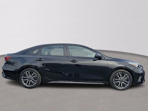 Used 2023 Kia Forte GT-Line w/ GT-Line Premium Package FWD image 7