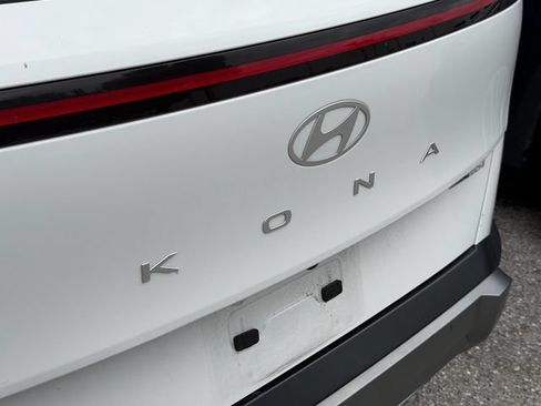 Used 2024 Hyundai Kona Limited AWD/4WD image 6
