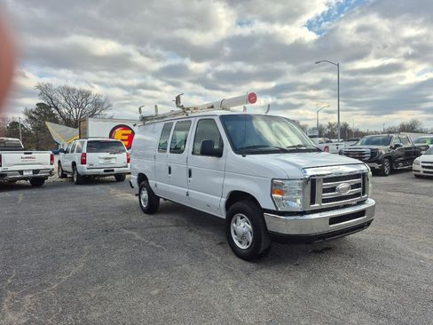 Used 2014 Ford E-250 and Econoline 250 Econoline w/ Power Group image 8