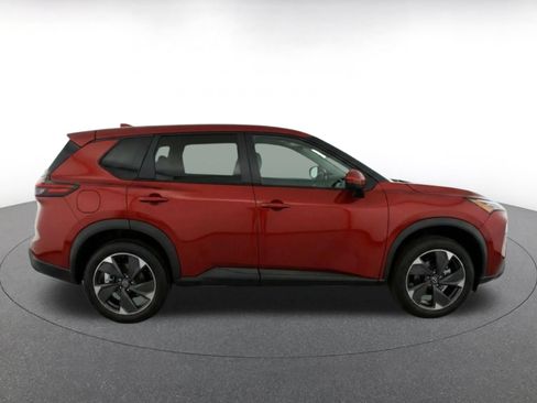 Used 2025 Nissan Rogue SV AWD/4WD image 10