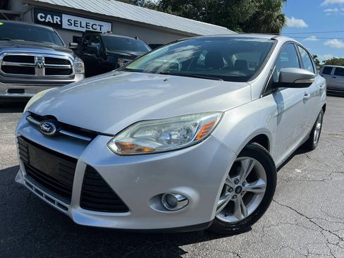 Used 2012 Ford Focus SE FWD image 1
