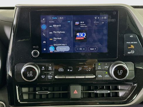 Used 2025 Toyota Highlander LE image 21