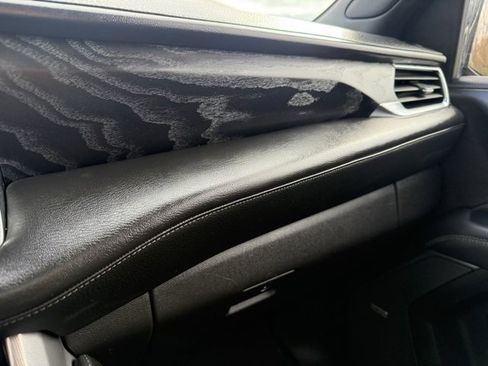 Used 2021 GMC Yukon Denali w/ Denali Premium Package image 31