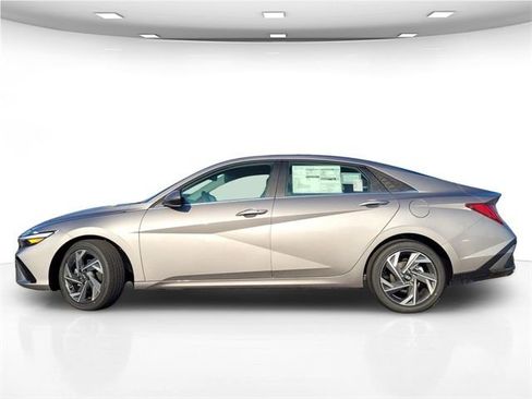 New 2026 Hyundai Elantra Limited w/ Cargo Package FWD image 5