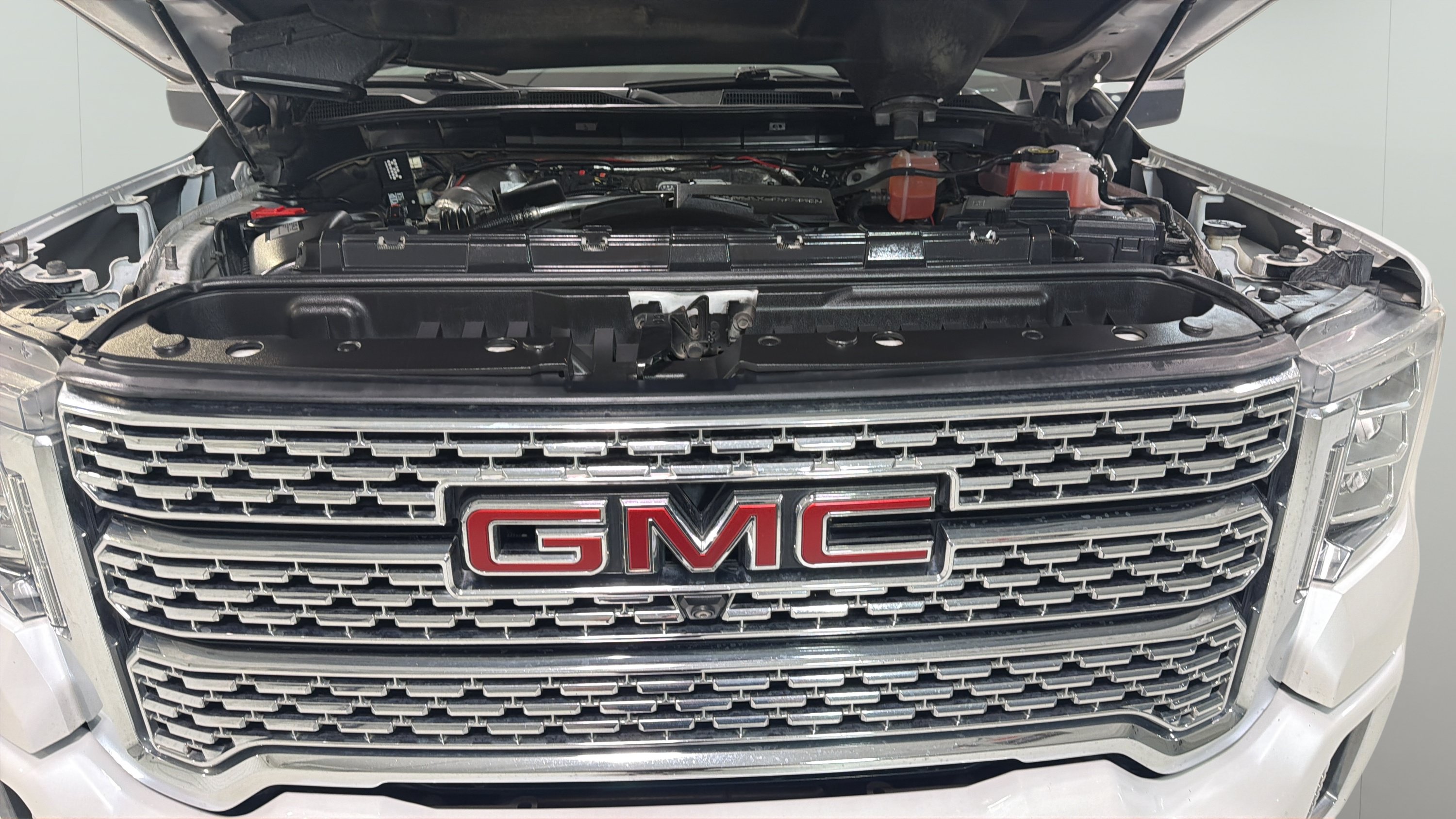 Used 2020 GMC Sierra 2500 Denali w/ Technology Package AWD/4WD image 24