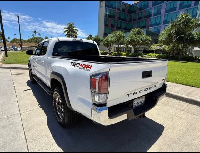 Used 2023 Toyota Tacoma TRD Off-Road w/ Black Out Package (TMS) AWD/4WD image 11