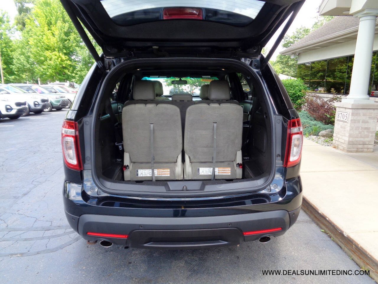 Used 2014 Ford Explorer XLT w/ Equipment Group 202A AWD/4WD image 24
