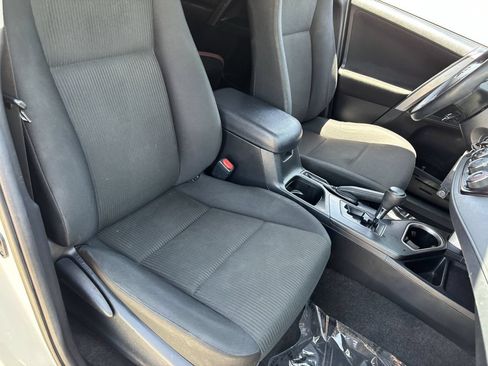 Used 2017 Toyota RAV4 LE w/ Carpet Mat Package FWD image 8