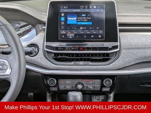 Certified 2025 Jeep Compass Latitude AWD/4WD image 17
