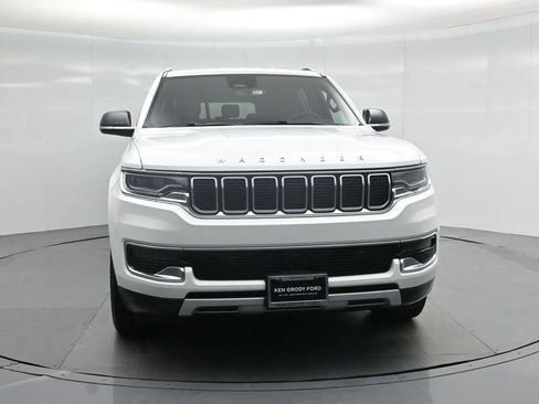 Used 2024 Jeep Wagoneer L Series II image 25