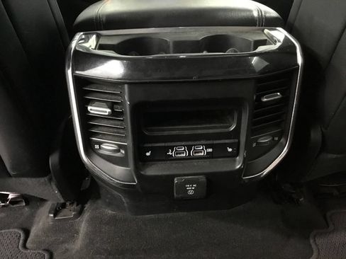 Used 2019 RAM 1500 Laramie AWD/4WD image 33