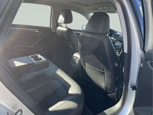 Used 2018 Volkswagen Passat 2.0T SE FWD image 17