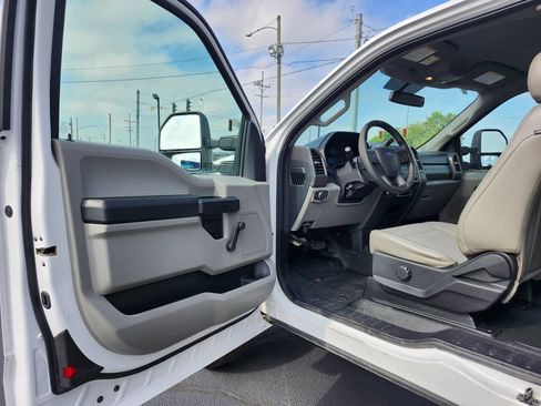 Used 2019 Ford F250 XL AWD/4WD image 9