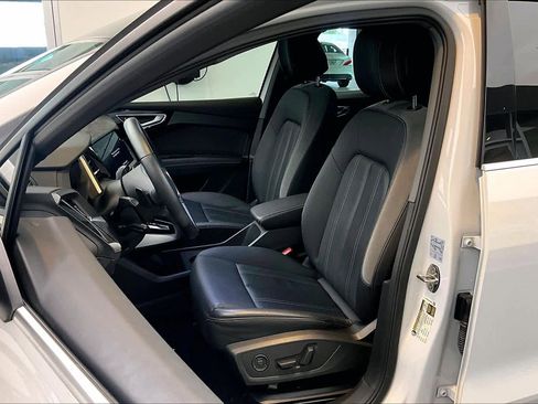 Used 2023 Audi Q4 e-tron Premium Plus w/ Premium Plus image 7