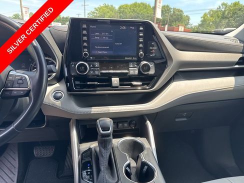 Certified 2020 Toyota Highlander XLE FWD image 15