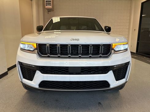 New 2026 Jeep Grand Cherokee L Limited image 10