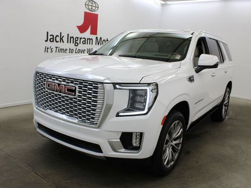 Used 2021 GMC Yukon Denali AWD/4WD image 2