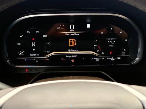 Certified 2022 GMC Yukon SLT w/ SLT Luxury Package image 5