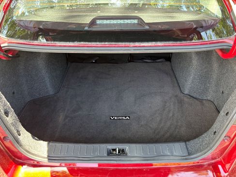 Used 2025 Nissan Versa SV FWD image 31