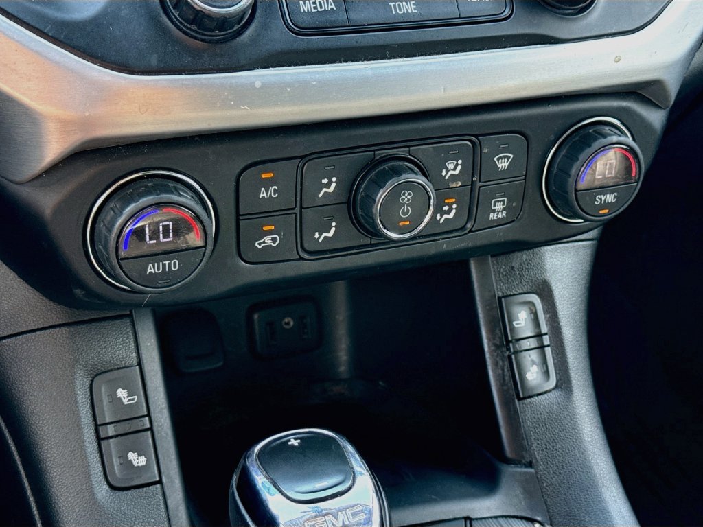 Used 2019 GMC Acadia SLT w/ Black Edition FWD image 18