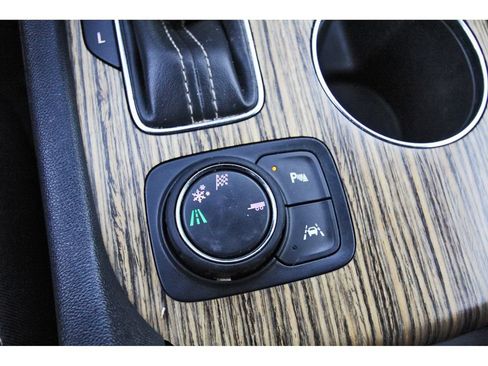 Used 2019 GMC Acadia Denali w/ Technology Package FWD image 31