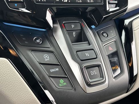 Used 2025 Honda Odyssey Touring image 16