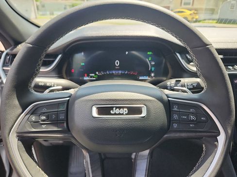 Used 2024 Jeep Grand Cherokee Limited 4xe image 19