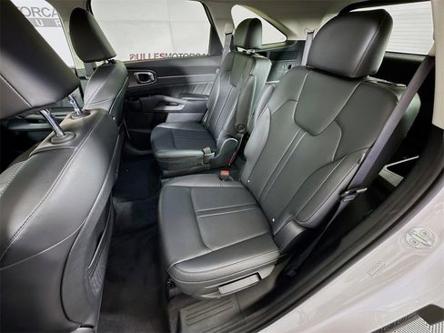 Used 2025 Kia Sorento SX image 25