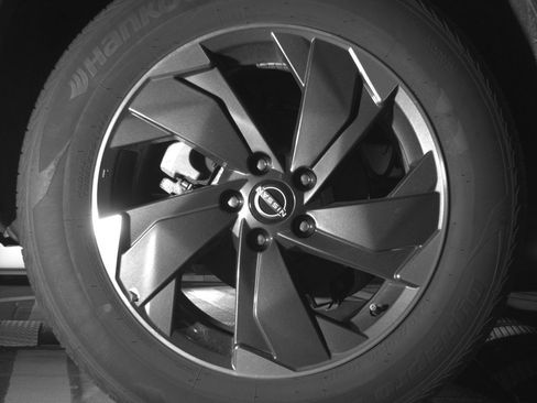 Used 2025 Nissan Rogue SV image 15