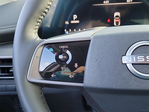 Used 2025 Nissan Murano SV image 5